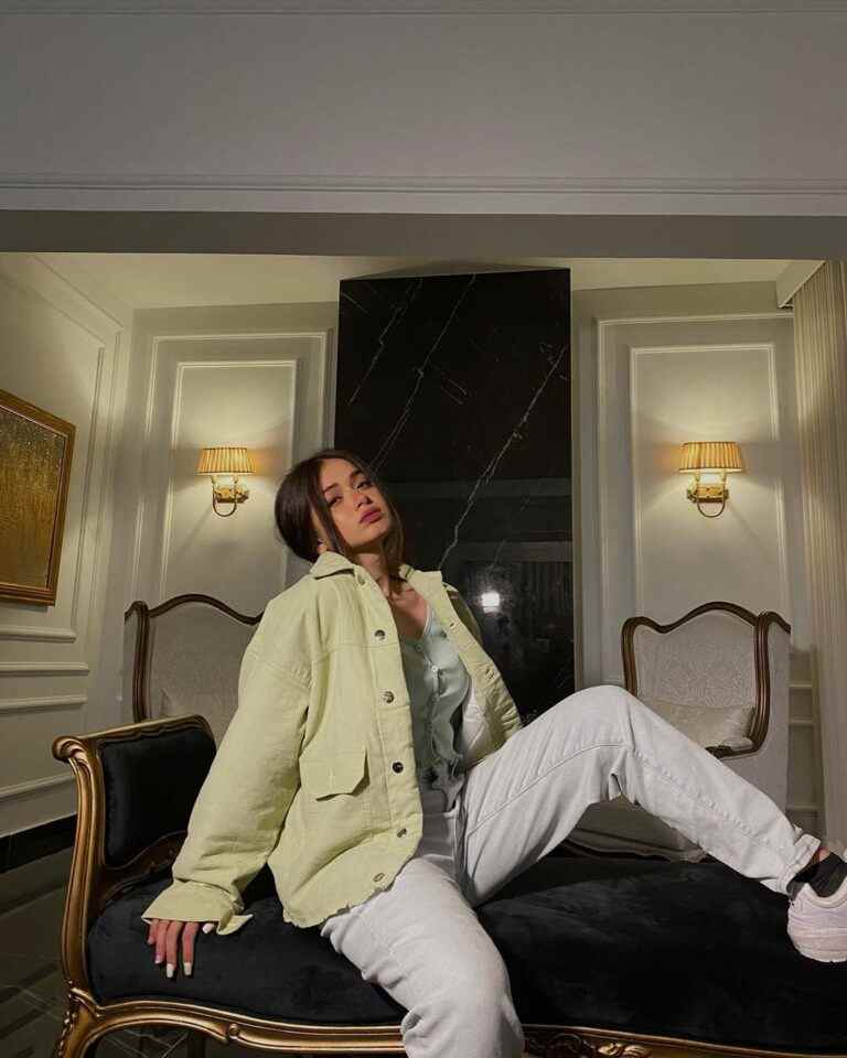 Aena Khan Biography, Age, Boyfriend and Drama List