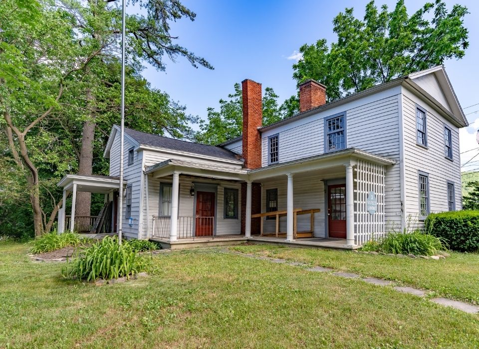 Cleveland House Explore Naples NY