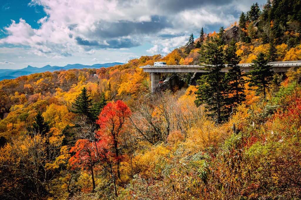19 Best Places to Visit in October in the USA (2024) Explore Now Or Never