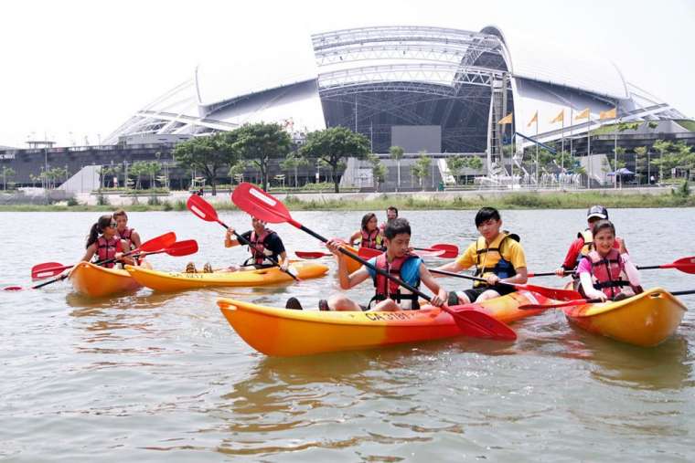 The Ultimate Guide to Kayaking in Singapore Locations, Rentals & Tours