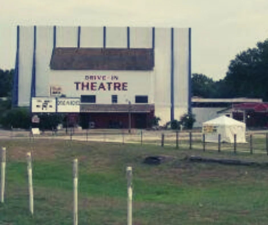 7 Drive In Movie Theaters In Florida Explore The South