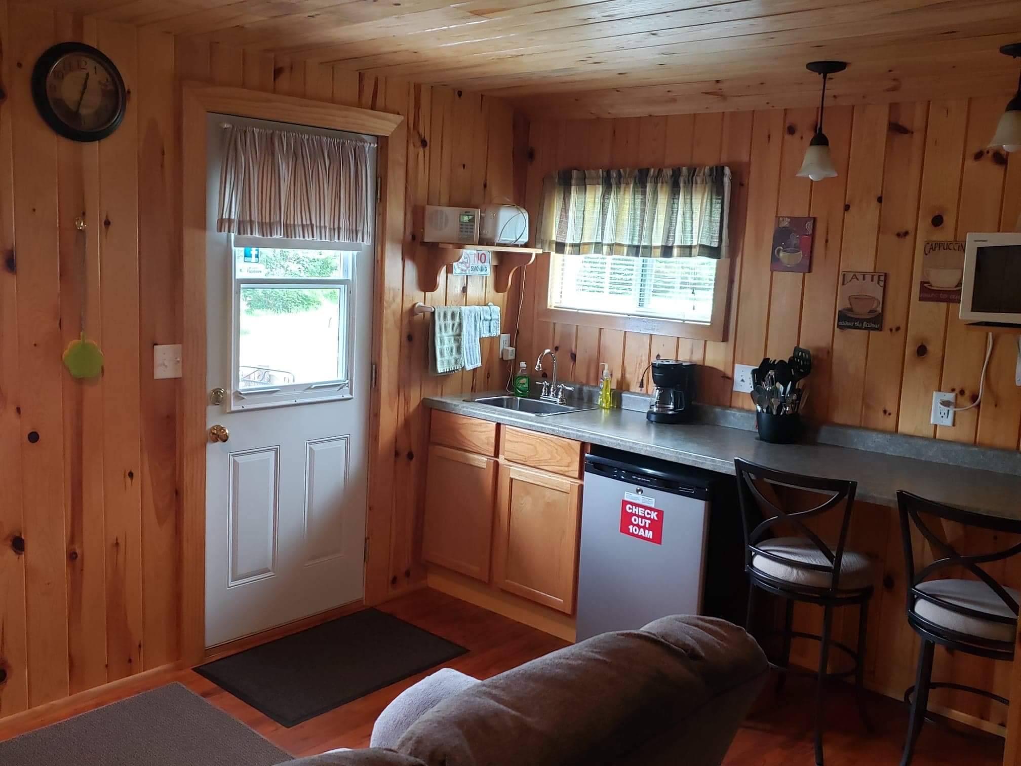 Yule Log Resort on Lake Superior, Christmas, Michigan in the Upper