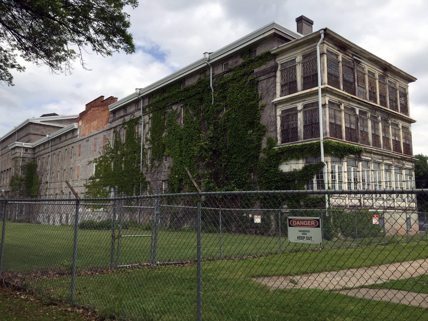A Look Inside the Former 'New York State Lunatic Asylum at Utica'