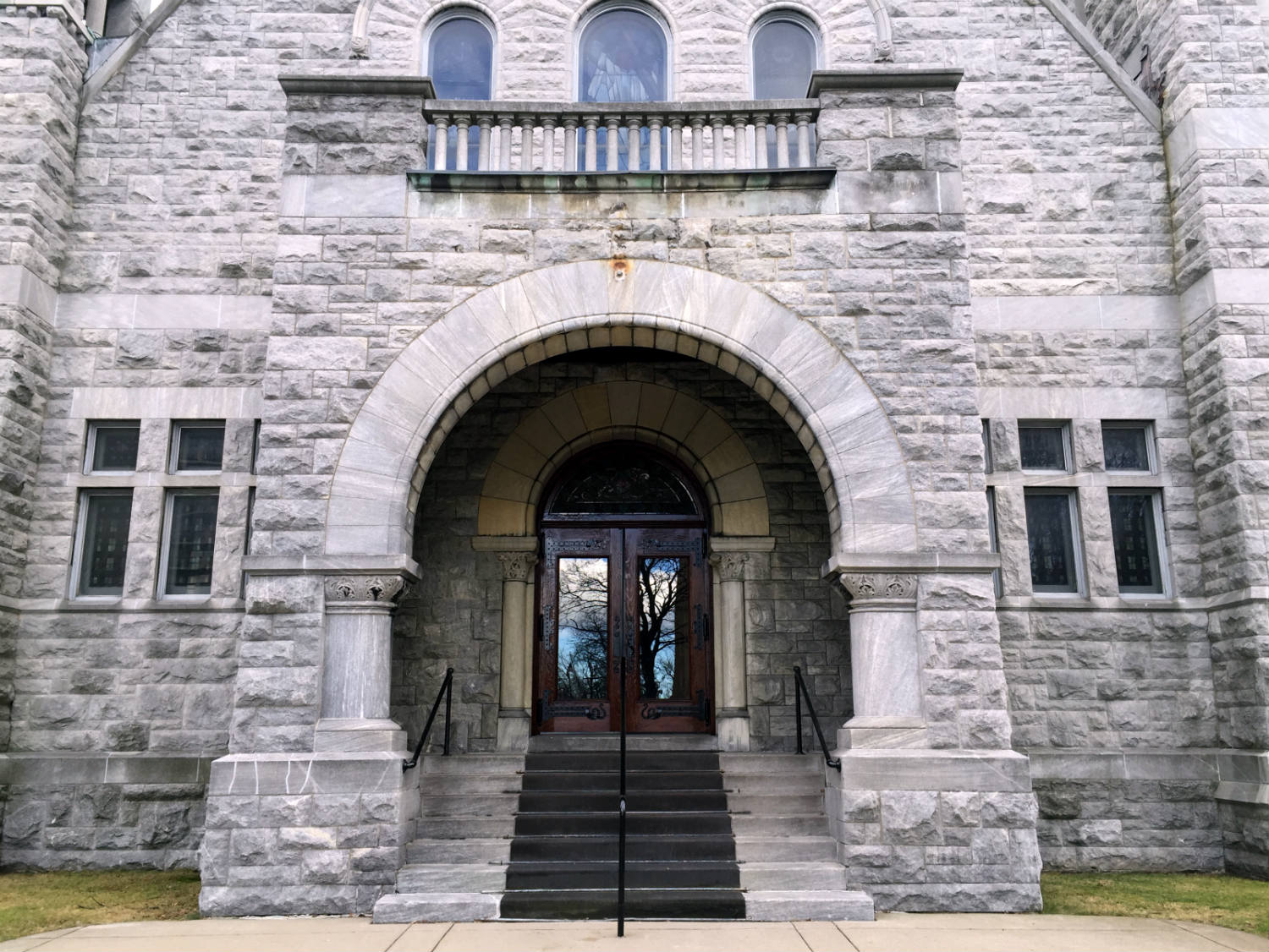 Entranceway off East Ave to Third Presbyterian Church in Rochester, NY