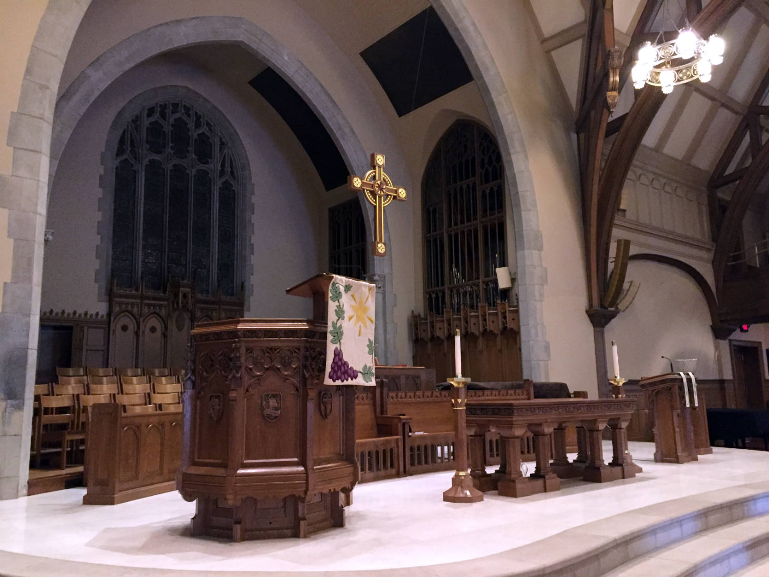 Altar in Third Presbyterian Church in Rochester, NY