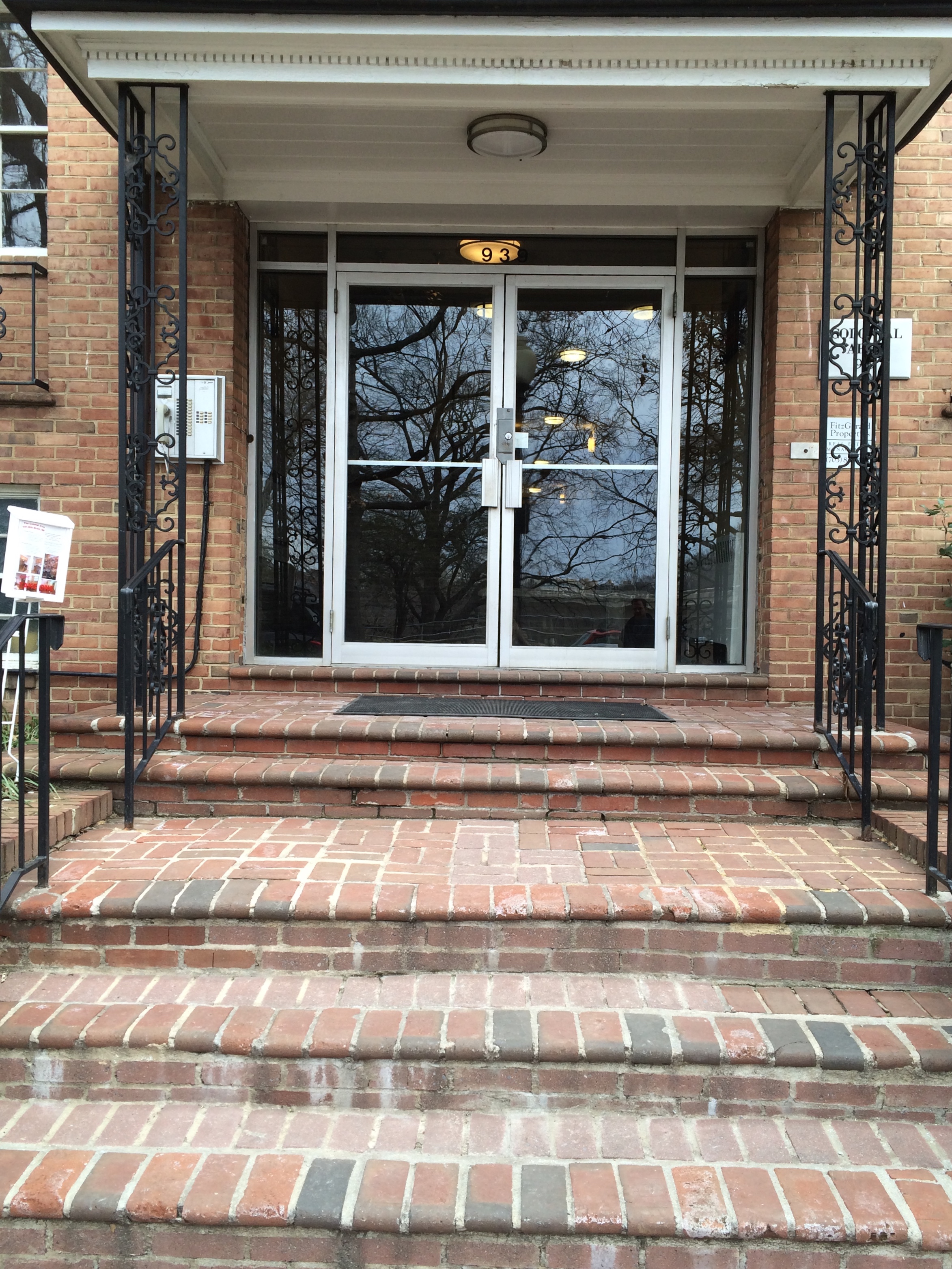 Exposed Brick DC The Colonial Arms 1795