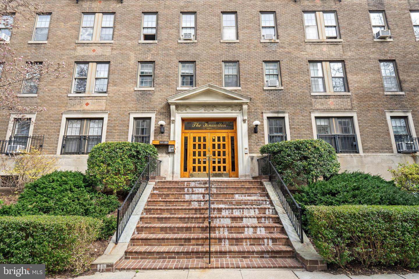 Exposed Brick DC Two Bedroom Condo in Kalorama 650,000