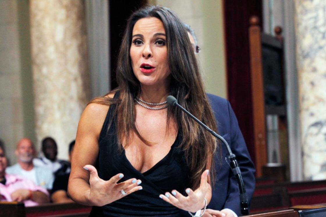FAMOSA VIDENTE PREDICE EL ASESINATO DE KATE DEL CASTILLO El Expreso