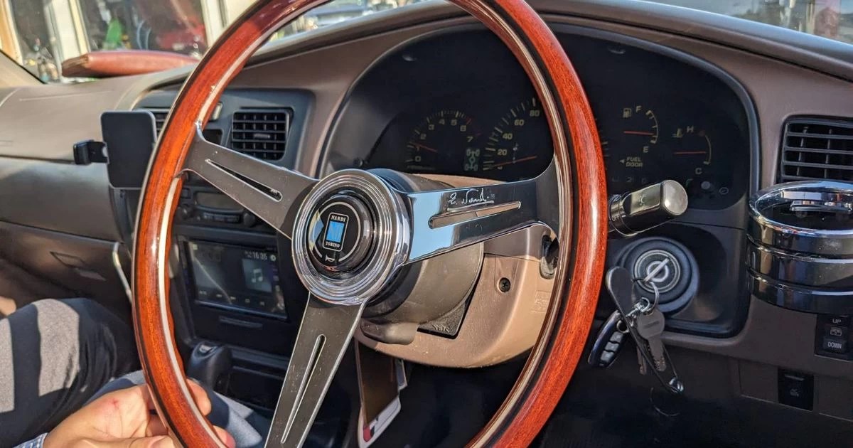 185 サーフ ハンドル交換 ナルディ ウッド ステアリング