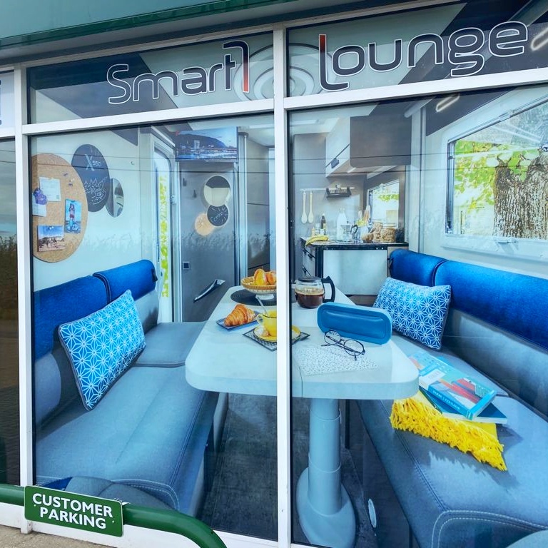 Smart Lounge Expression Signs