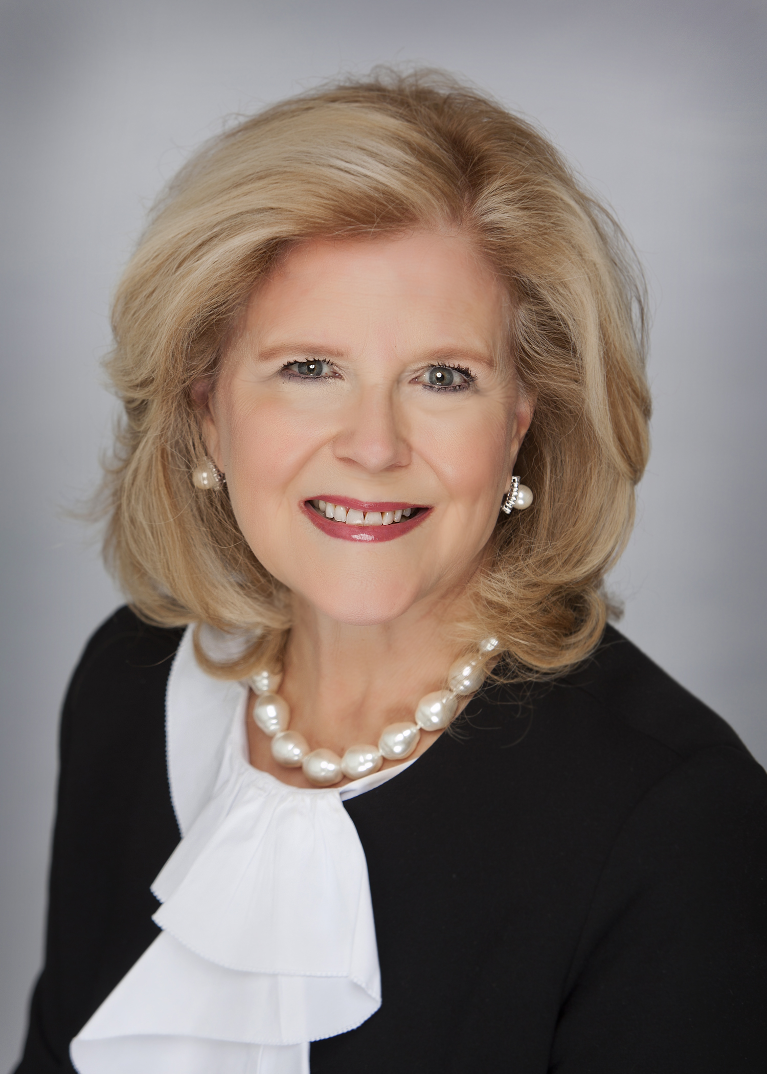 Claudia Nolen REALTOR at Phyllis Browning Company Reviews and