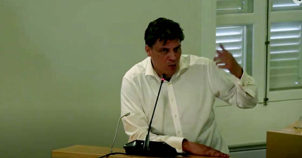 Clark Abraham ta aklará “GOBIERNU ANTERIOR A DAÑA KOS” èxtra