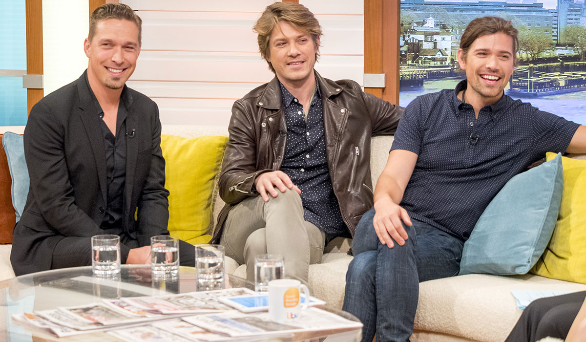 MMMbop is 20 years old and the can't get over what Hanson look