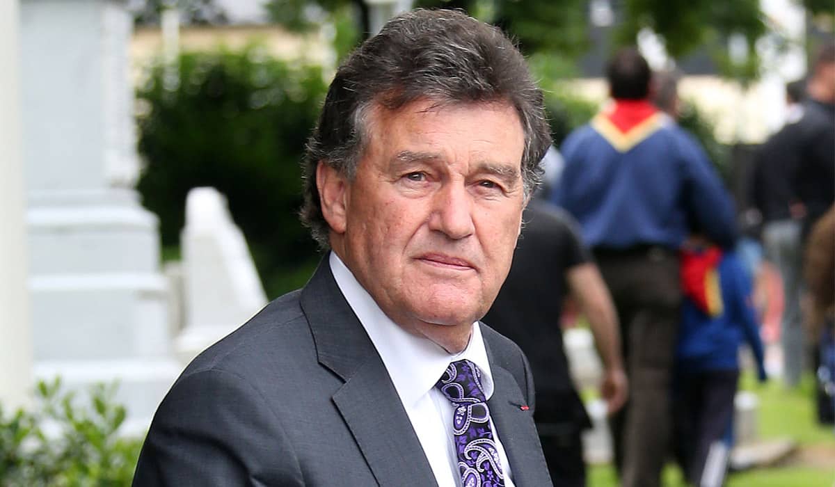 Bill Cullen selling off contents of stunning Kildare mansion Extra.ie