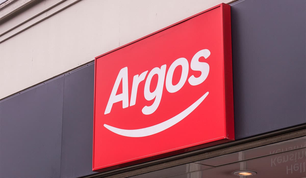 Argos urgently recalls baby high chair over safety concerns Extra.ie