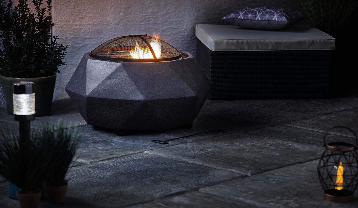 'Pushing' and 'screaming' in Aldi as customers stuck in 'crazy queues' for garden furniture