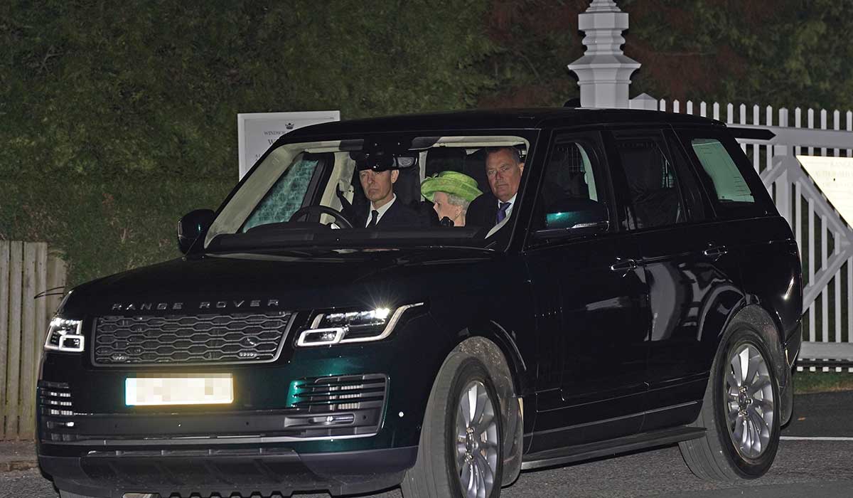 Queen defies doctor's orders to attend double christening Extra.ie