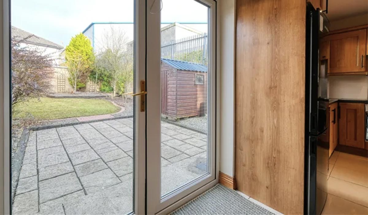 Affordable threebedroom family home comes to market fully furnished Extra.ie