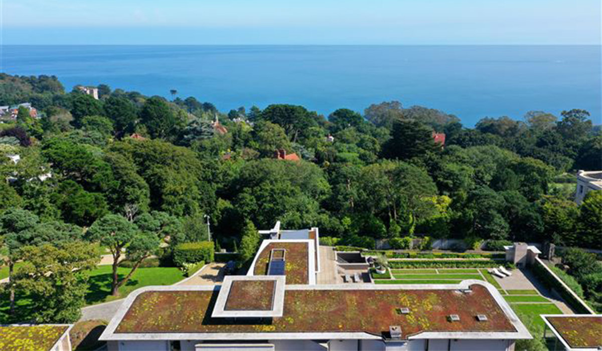 Killiney SevenBedroom Residence Combines Nature And Modern Comforts