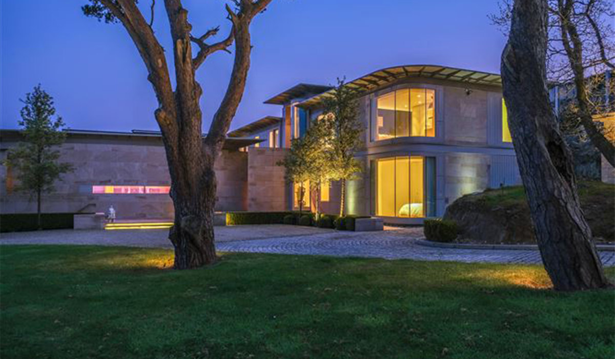 Killiney SevenBedroom Residence Combines Nature And Modern Comforts