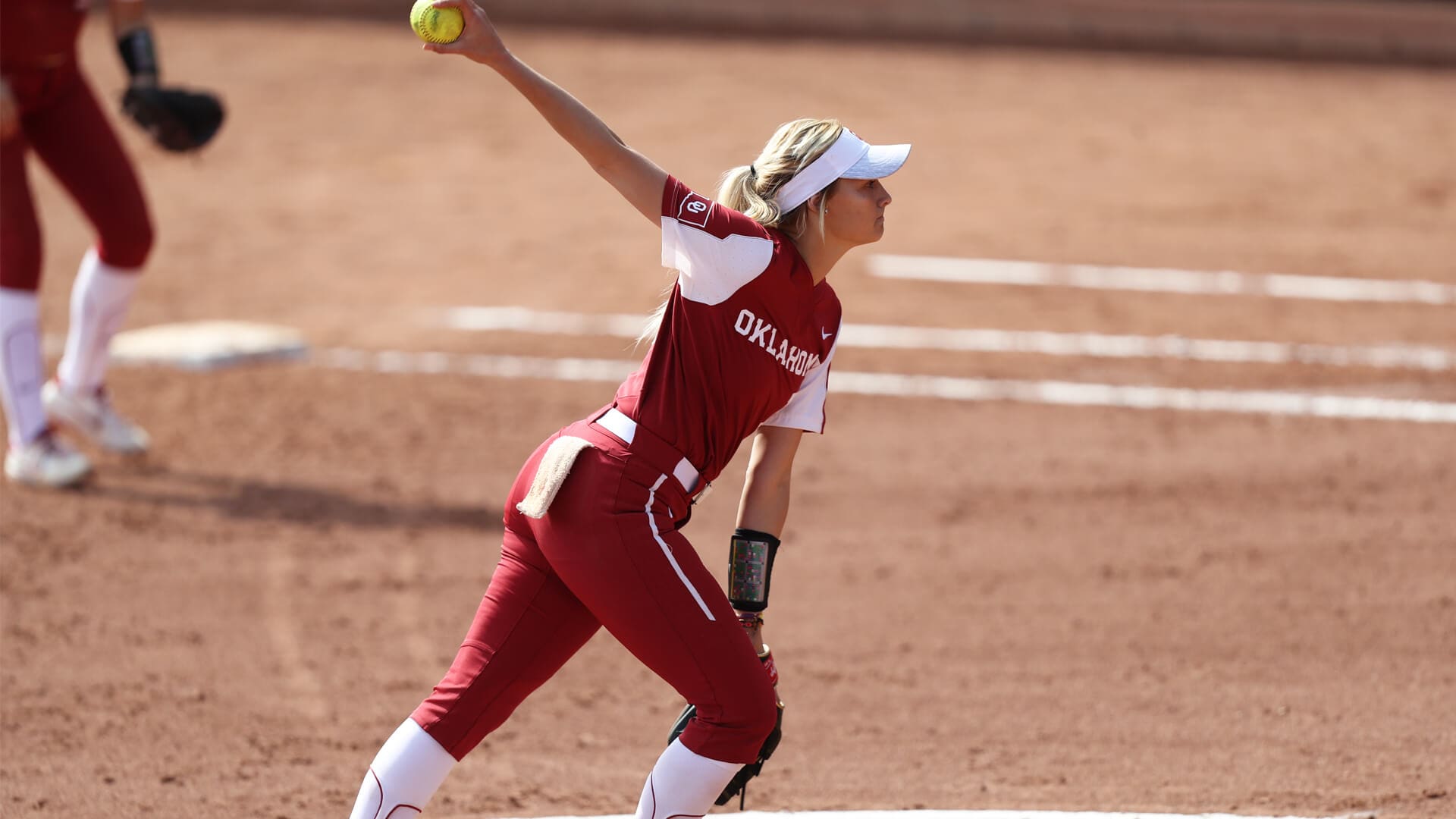 Oklahoma Pitchers Macy McAdoo, Emmy Guthrie Medically Retiring from