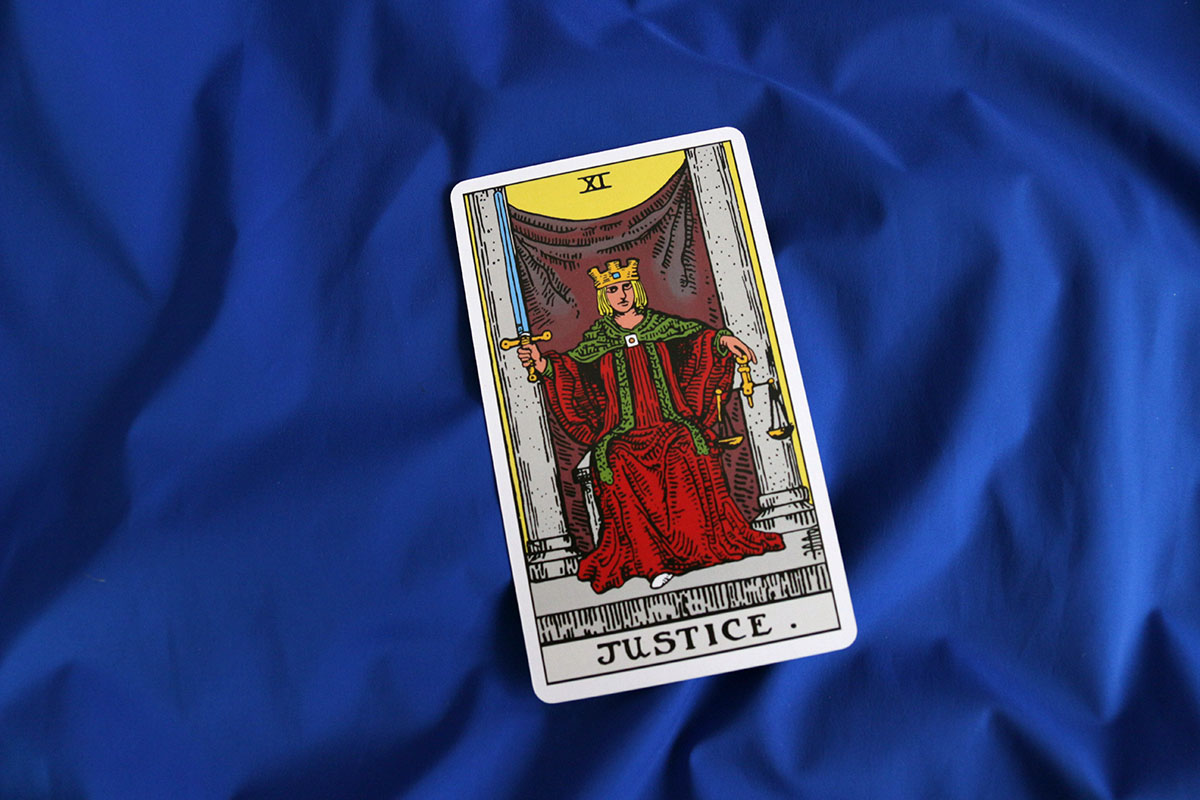 Justice znaczenie karty tarota Sprawiedliwość po polsku extrasens