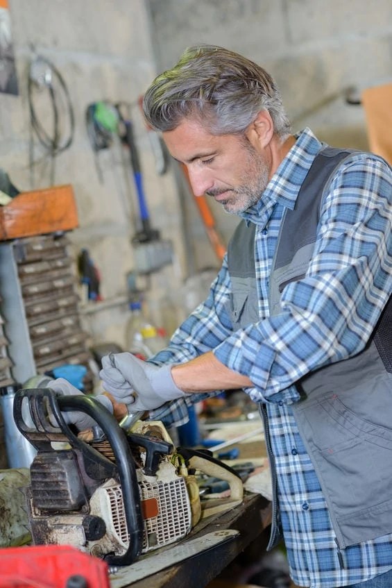 Compltete Guide to Chainsaw Repair and Maintenance - Extreme How To