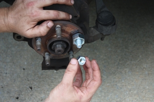 How To Remove Broken Lug Bolt - Thompson Bobbiandad