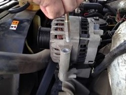 Diagnosing and Replacing an Alternator - Extreme How To