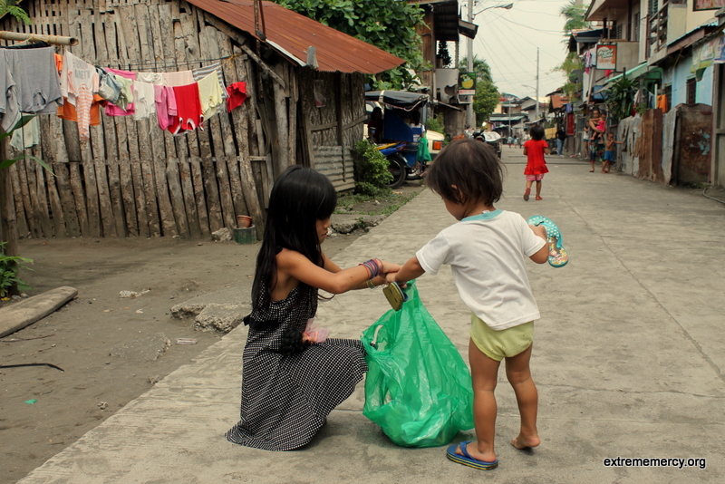 Giving to the Poor in Agdao