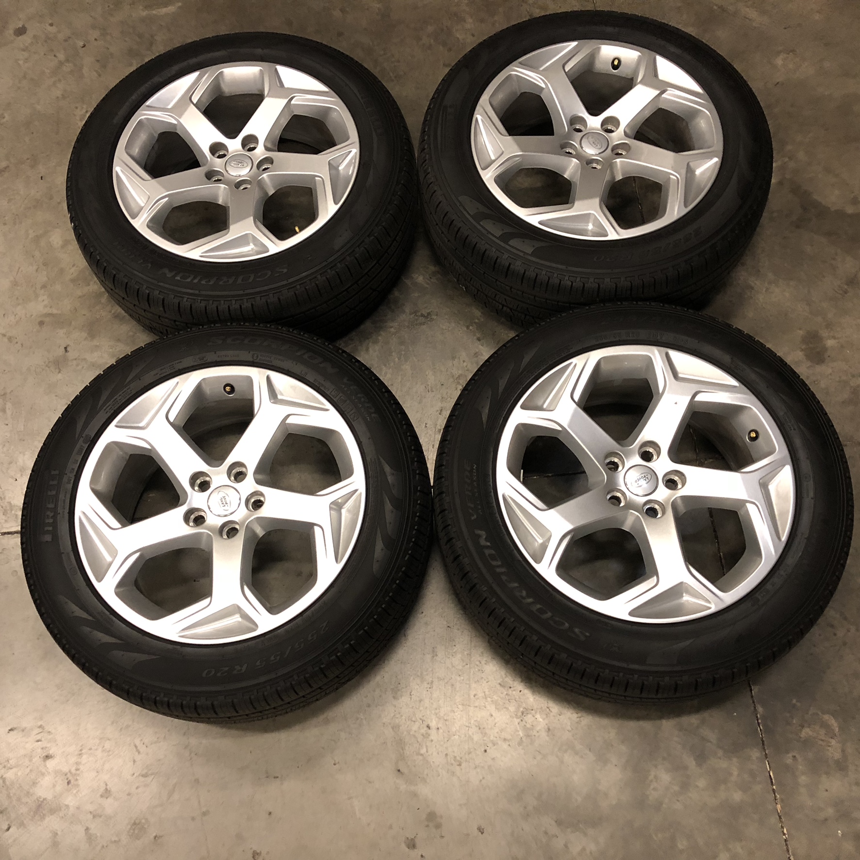 2018 Range Rover Sport OEM Wheels and Pirelli Tires Extreme Wheels