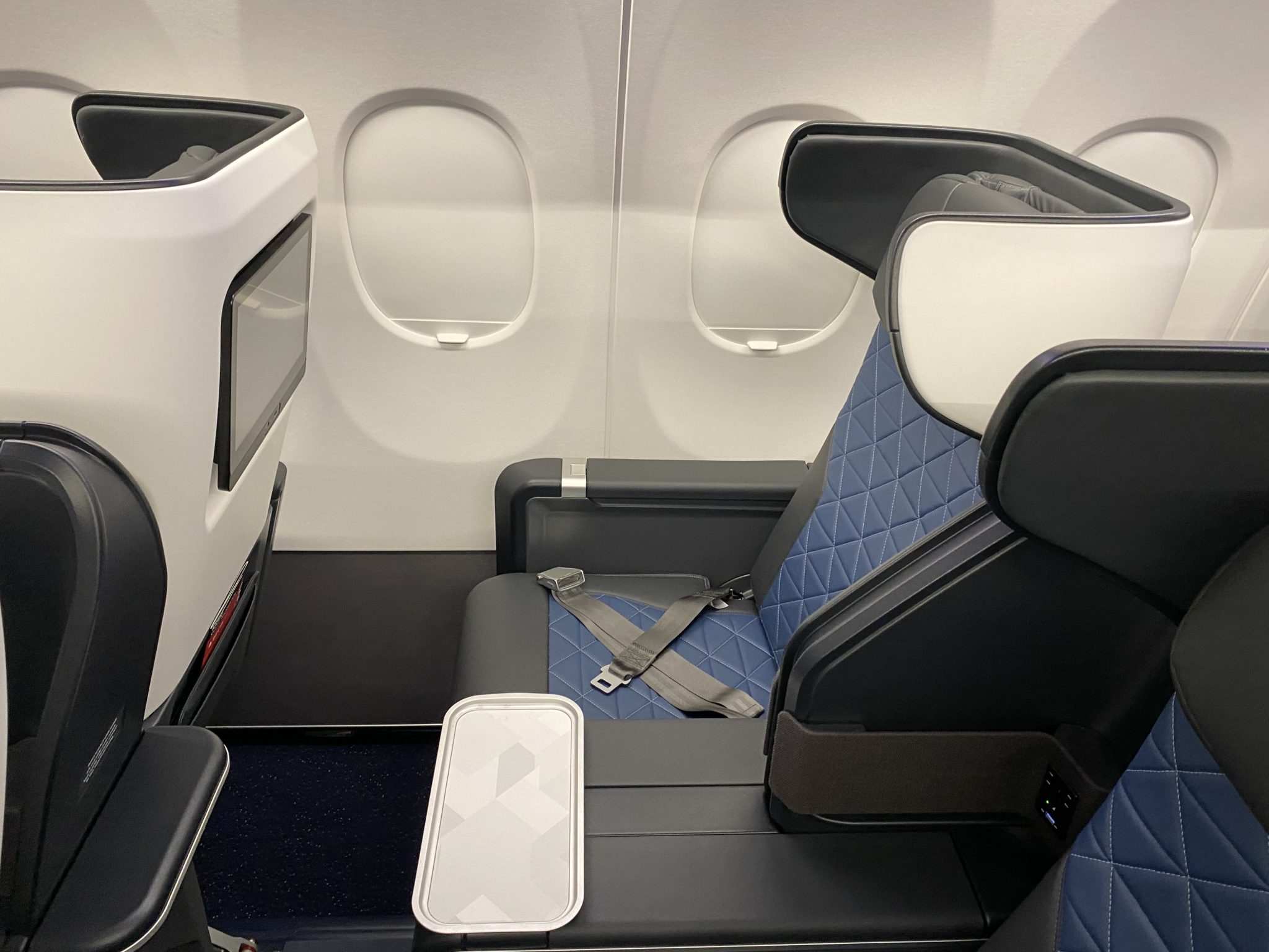 DeltaA321neofirstclassseatsideview Eye of the Flyer