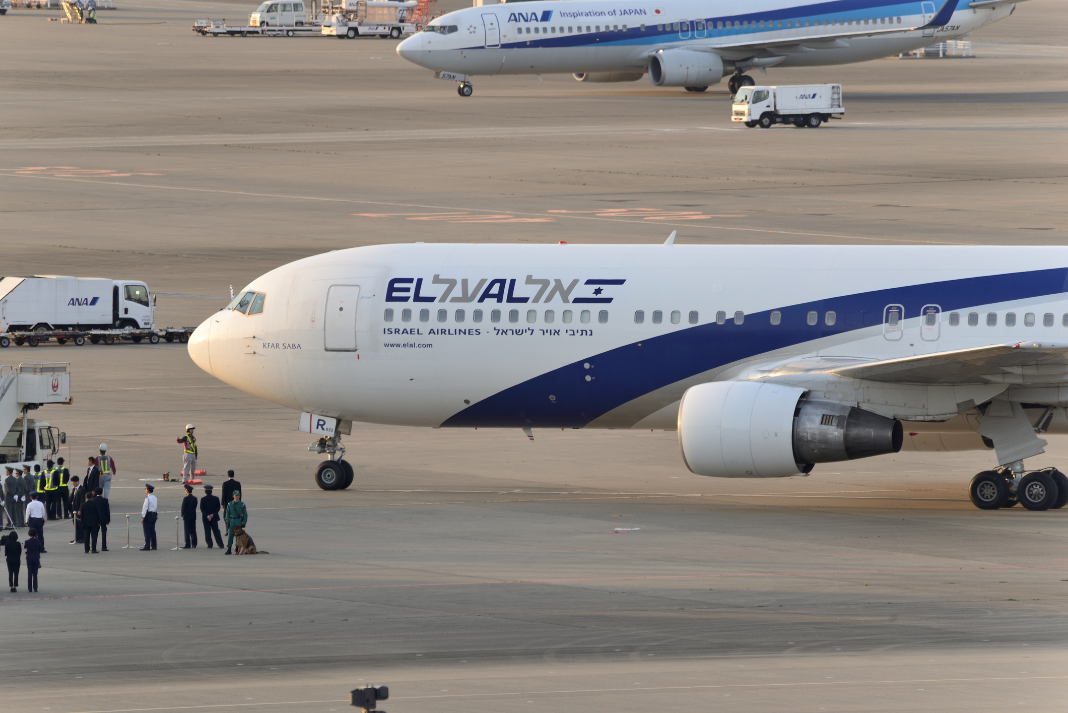 EL AL Rep to Me "Stop Taking Pictures" of Their Plane — Then Delete