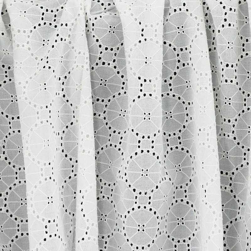Broderie anglaise 100 coton “Kate” Eyrelles Tissus
