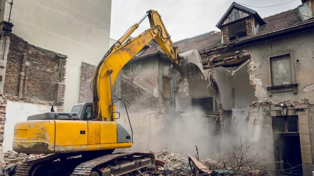 What is Mechanical Demolition? A FULL Guide EZ CleanUp