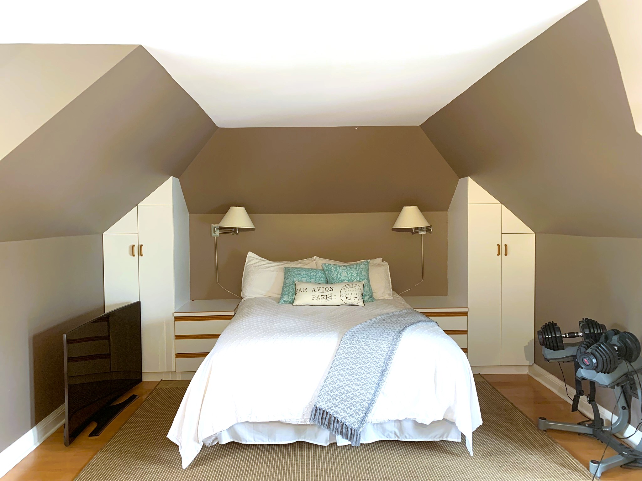 EXCLUSIVE LISTING 19 Balsam Drive, Humber Village Margaret Budgell Broker/Owner