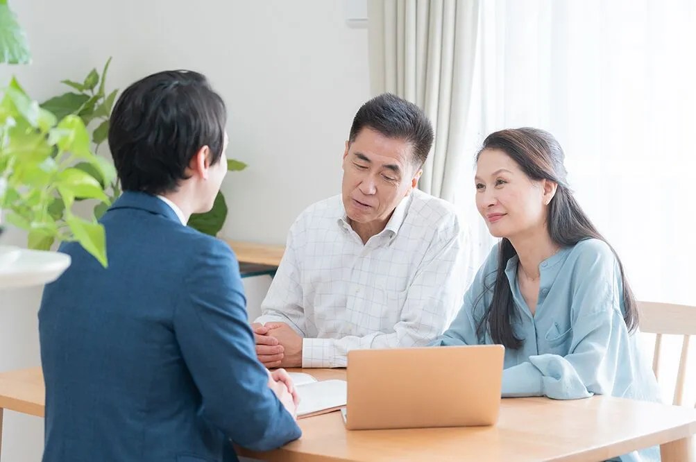 What is the difference between a fixedrate and an adjustablerate