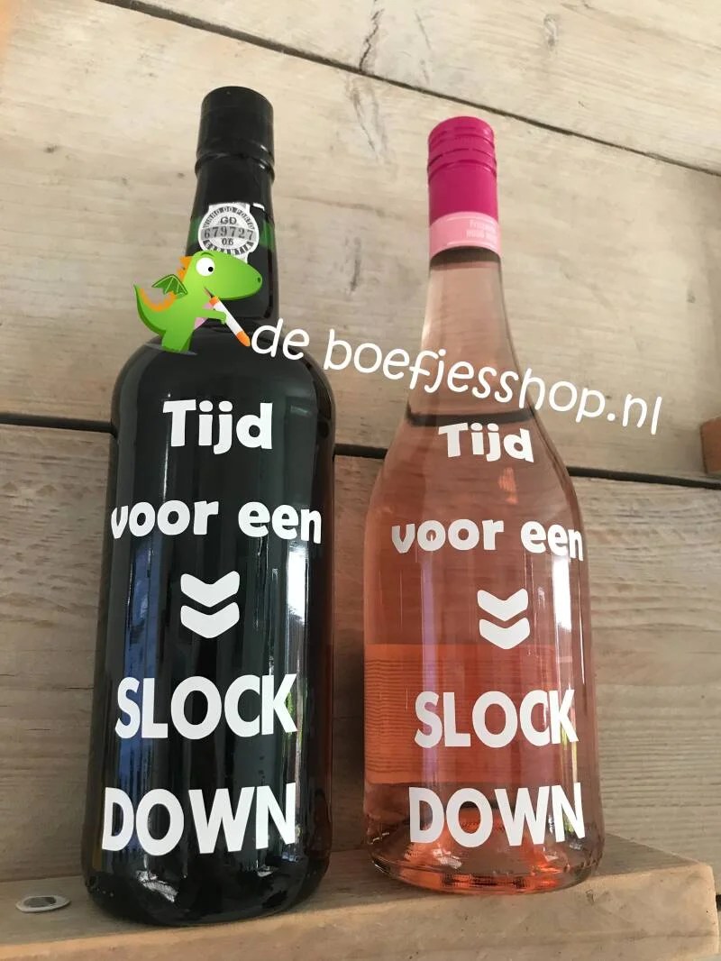 Fles wijn of andere dranken met tekst (Corona of lock down) / Artikelen