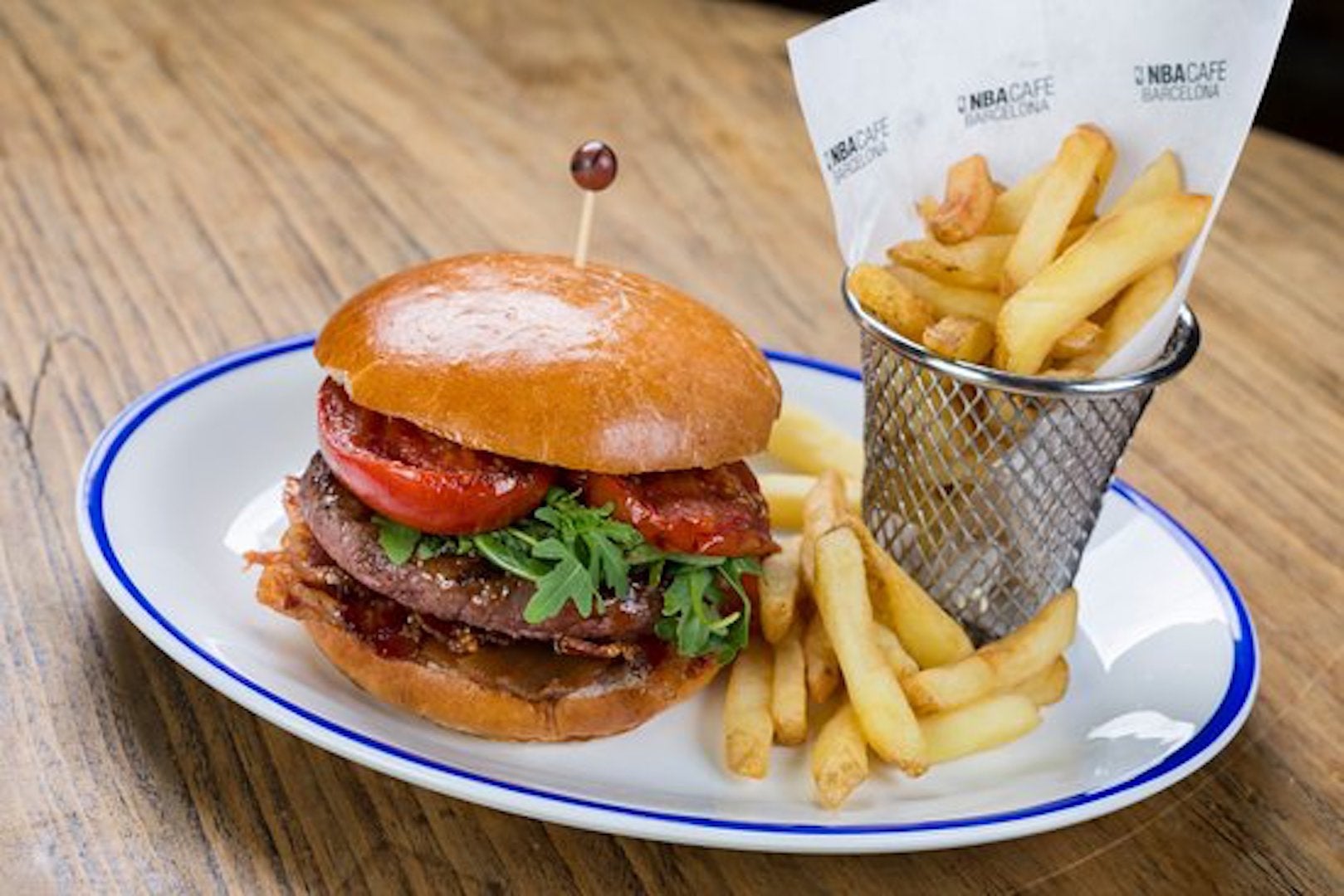 NBA CAFE Burgers & Ribs entrega desde El Barri Gòtic Pide comida