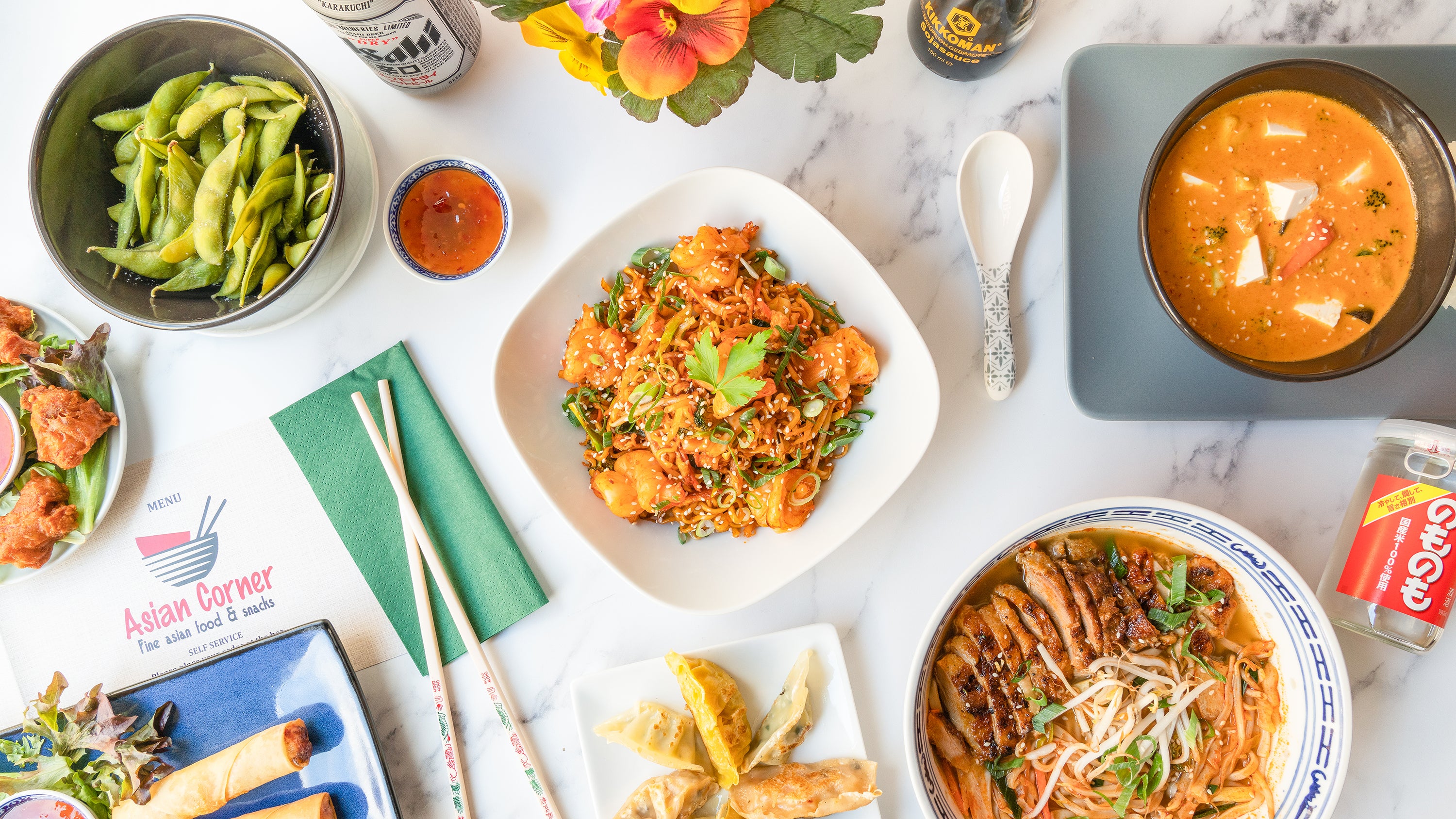 Asian Corner van Historic Center Bestel met Deliveroo