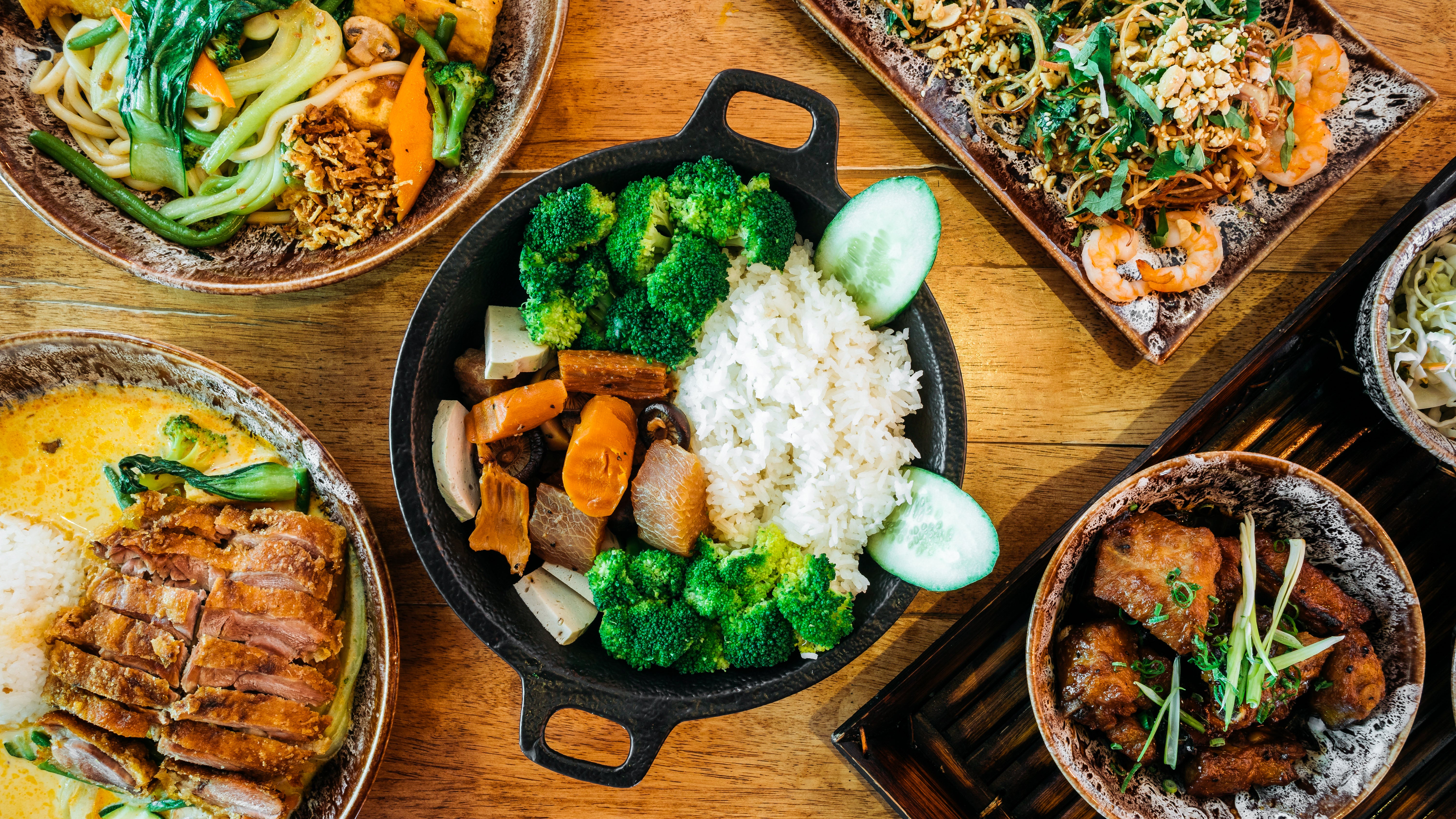 East Moon delivery from Mitte Order with Deliveroo