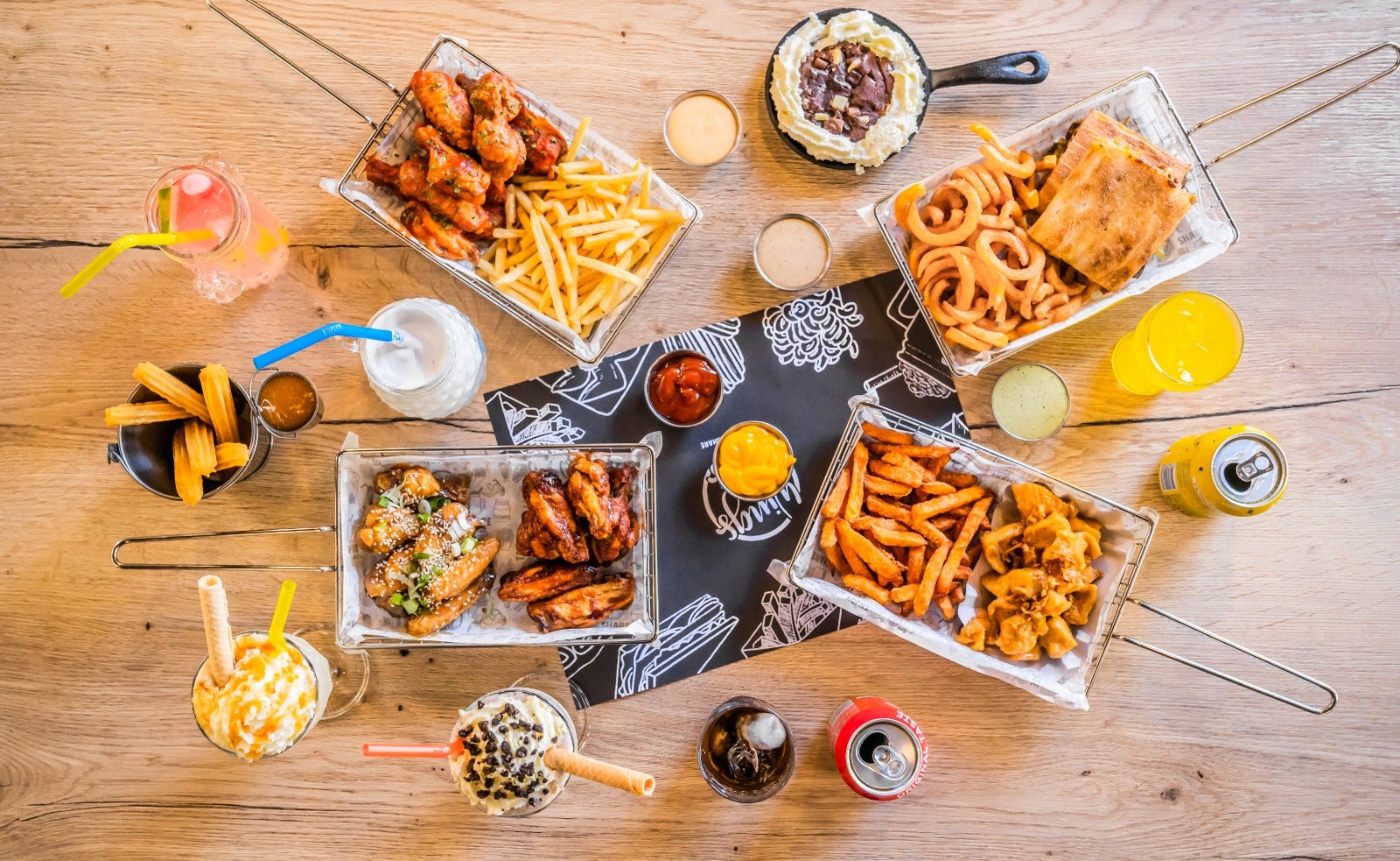 Wings & Flats delivery from Centrum Order with Deliveroo