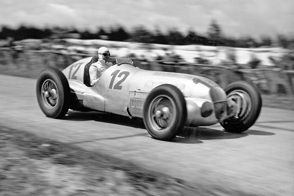 Mercedes Die glänzende Formel1Geschichte der Silberpfeile