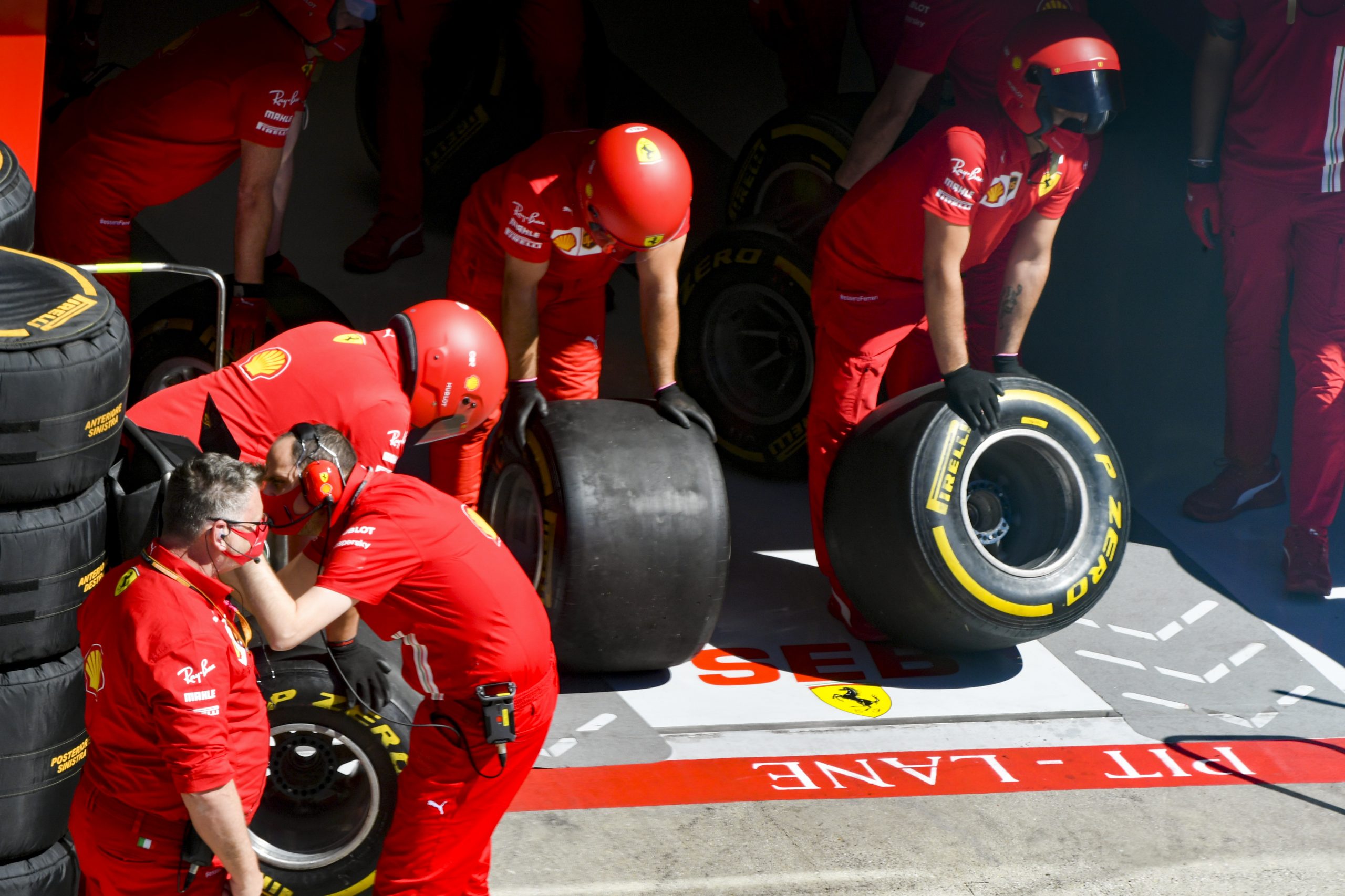 F1 Les pilotes devront tester les pneus Pirelli 2021 à Silverstone et