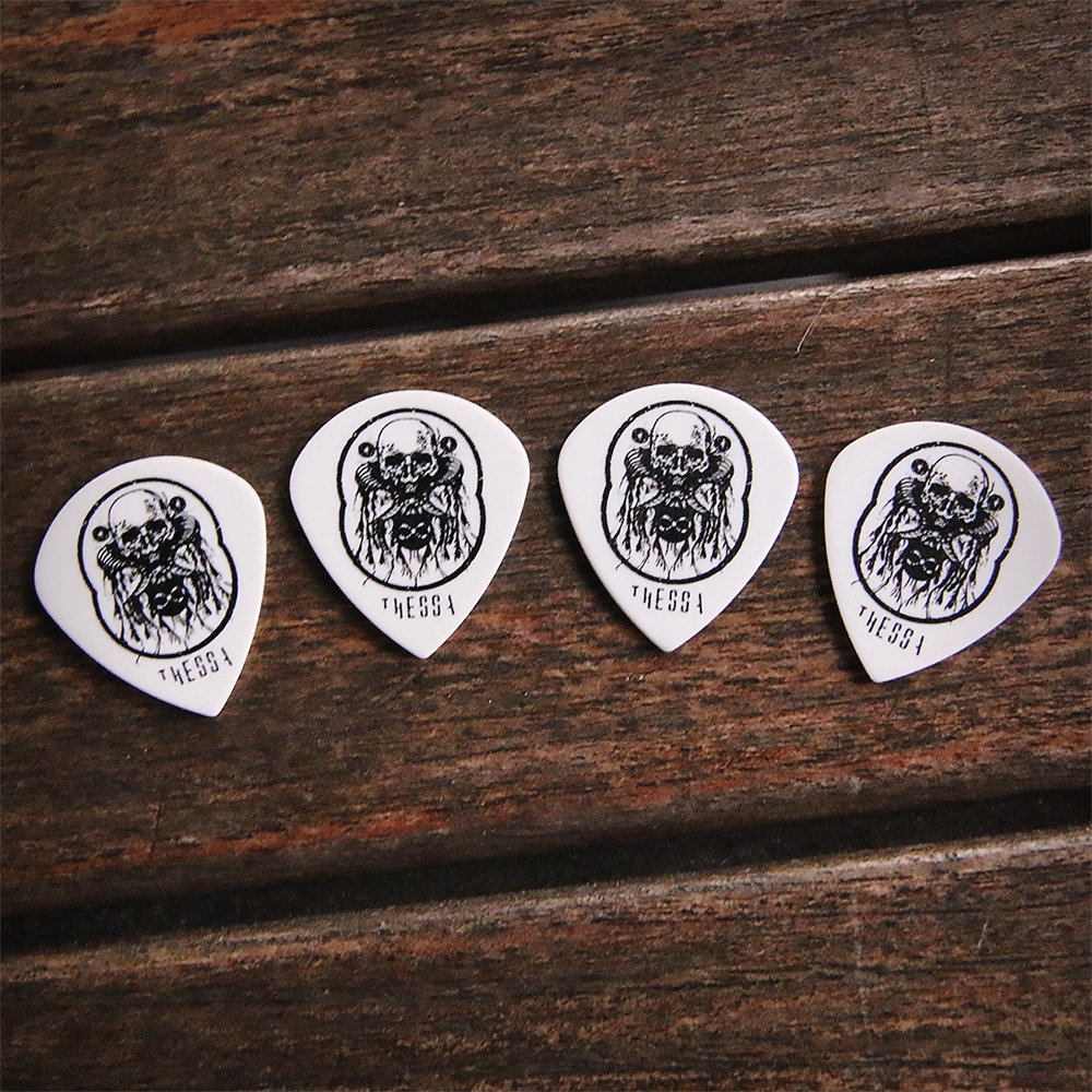 4 Additional Custom Jazz III XL Grip Guitar Picks Thessa