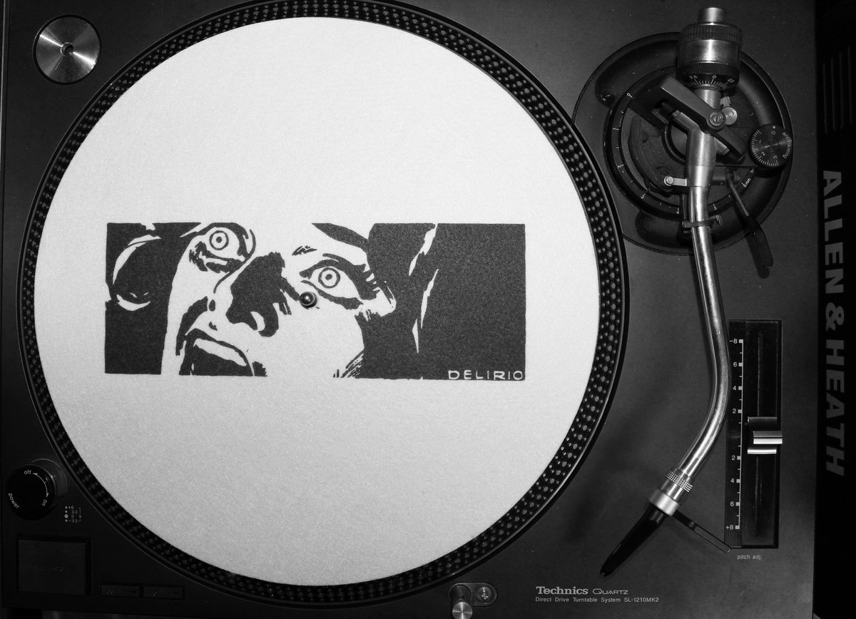 Delirio logo slipmats (pair, black & white) Delirio