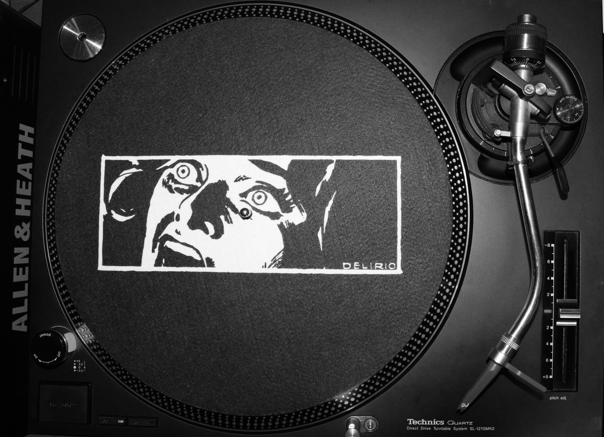 Delirio logo slipmats (pair, black & white) Delirio