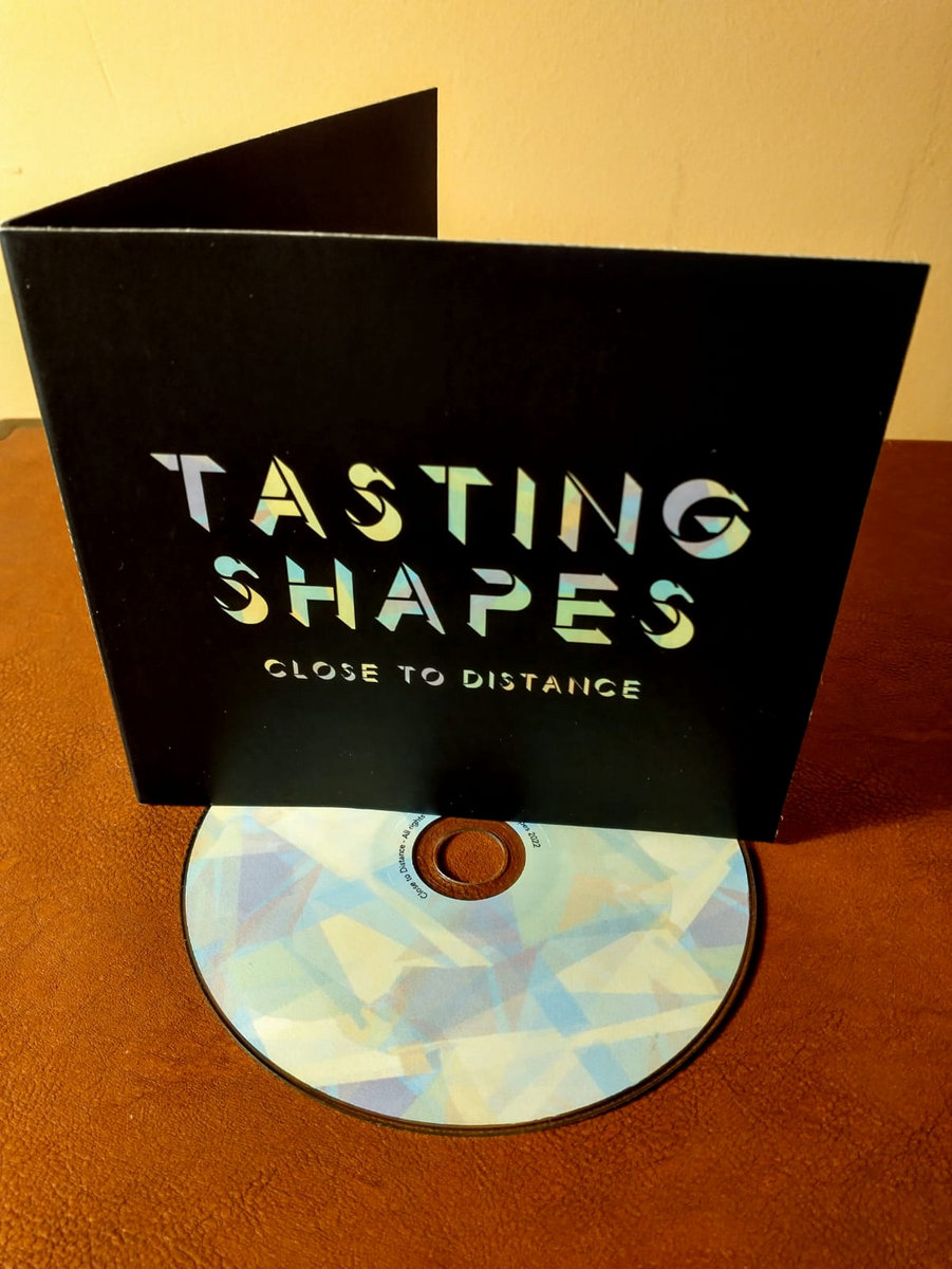 Close to Distance Tasting Shapes