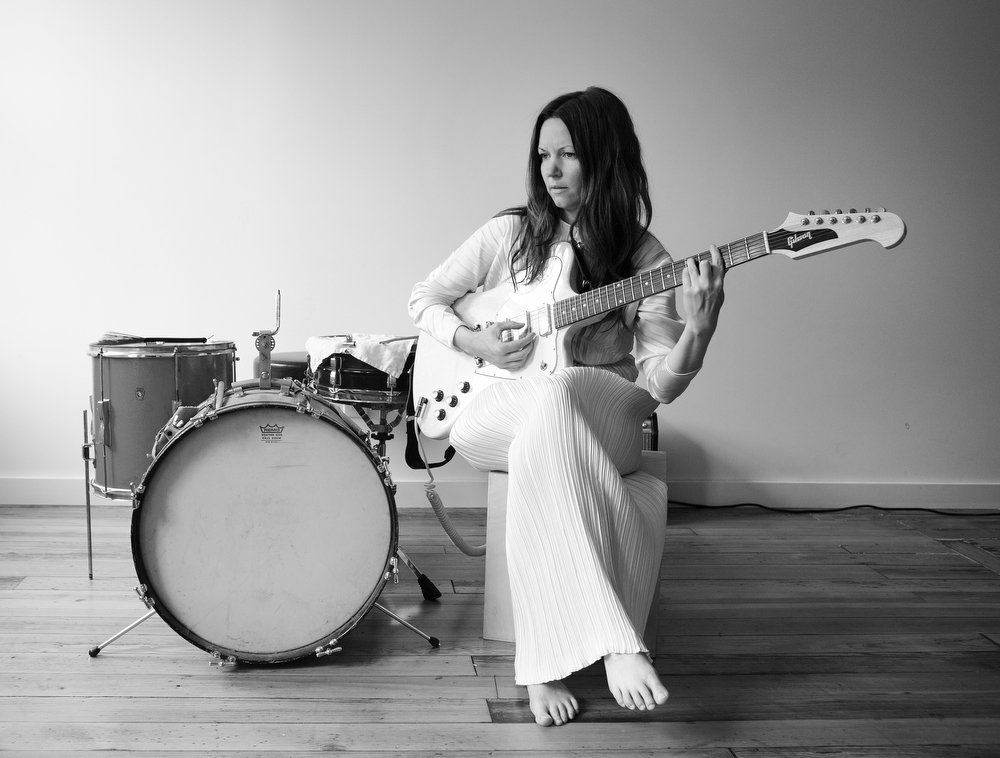 Looking For Knives (Single) DYAN