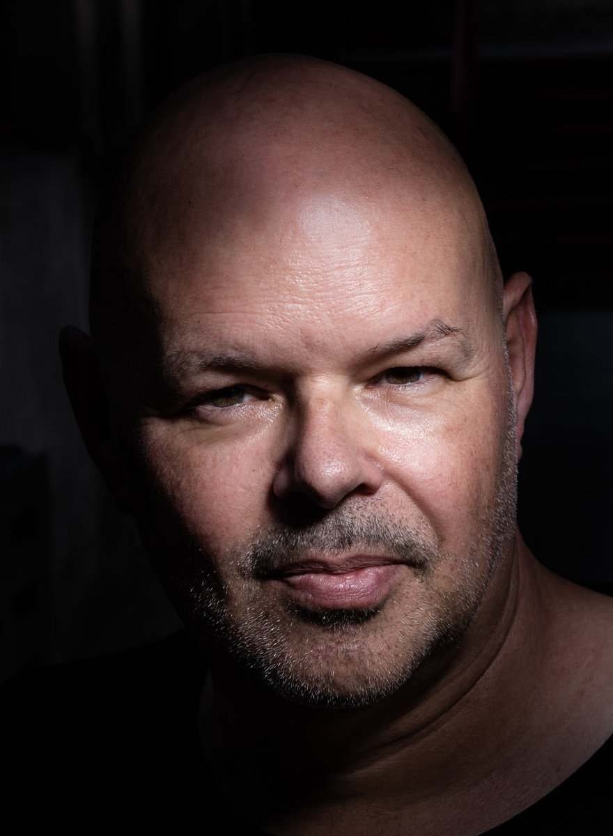 Tekhenu / The Young... Bill Sender